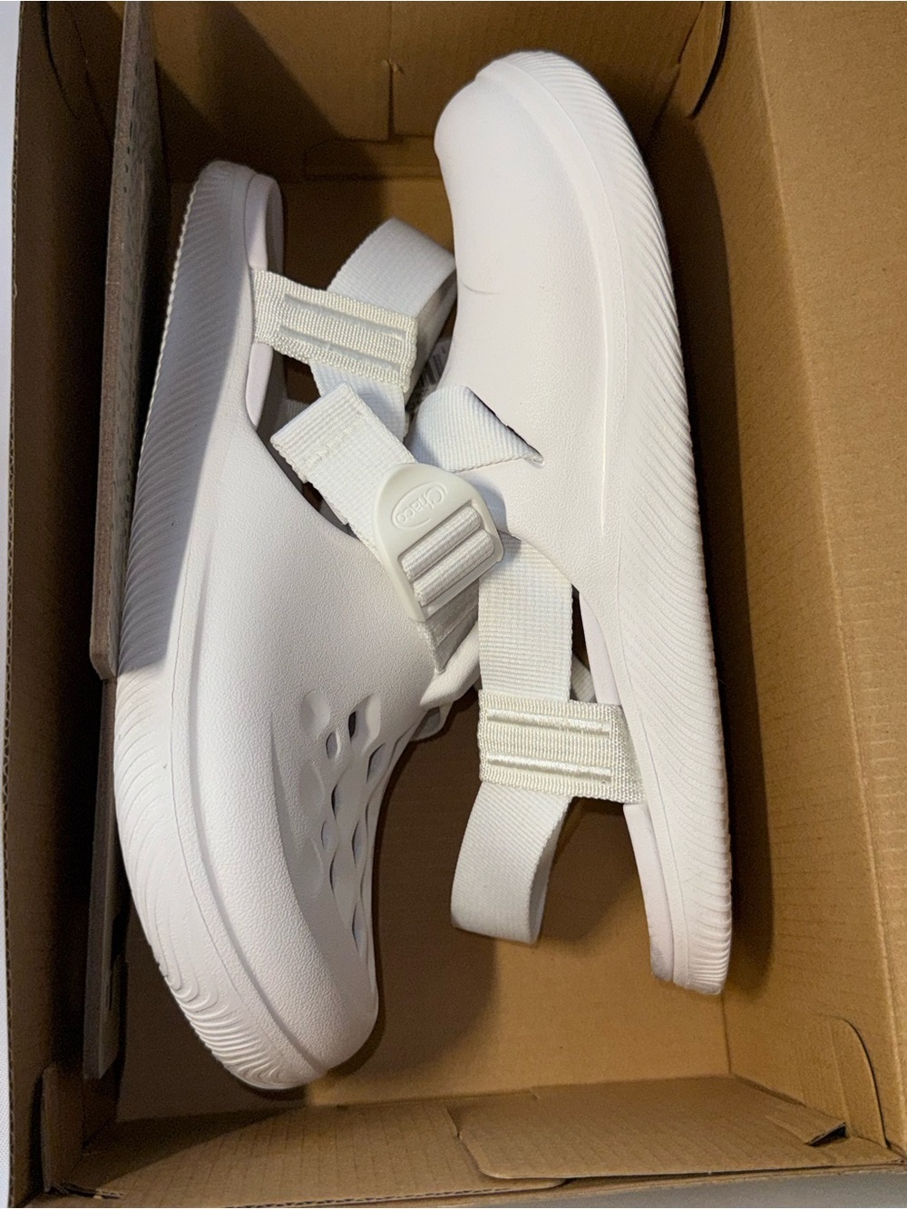 Chaco Chillos Clog White Closed Toe Slide Sandals Comfort Shoes Size 8 NIB